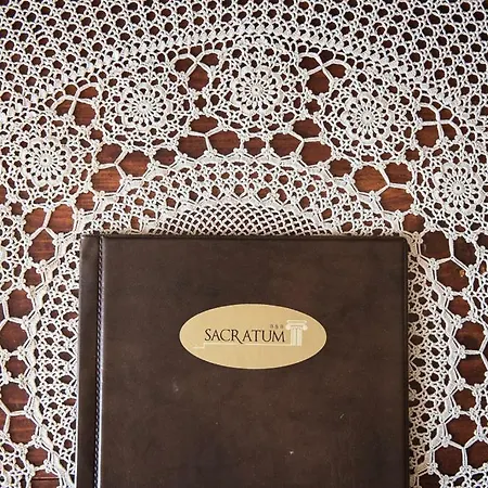 Oda ve Kahvaltı Sacratum 4*