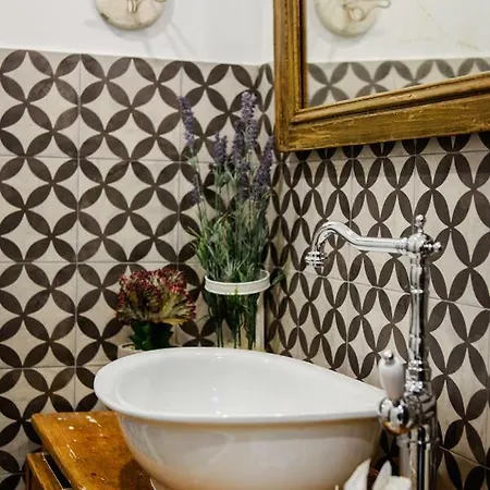 Oda ve Kahvaltı Sacratum 4*