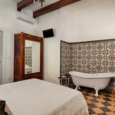 Oda ve Kahvaltı Sacratum